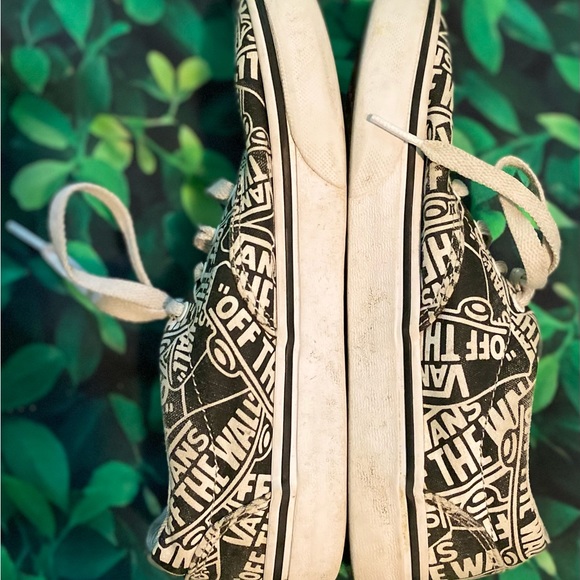 Vans - Picture 4 of 6